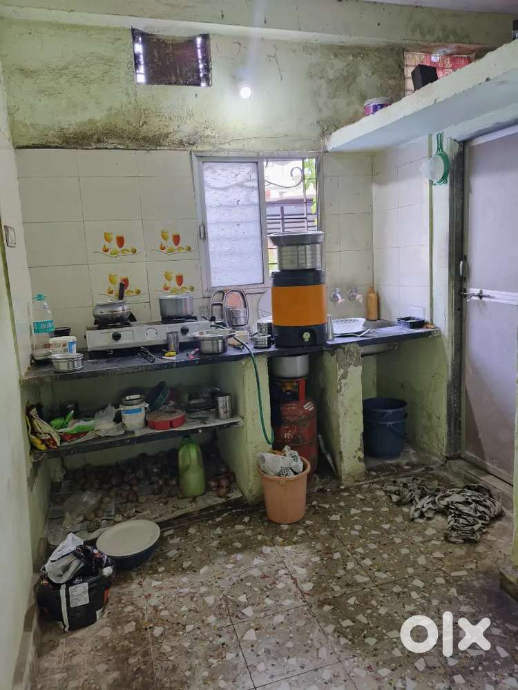 Urgent room partner