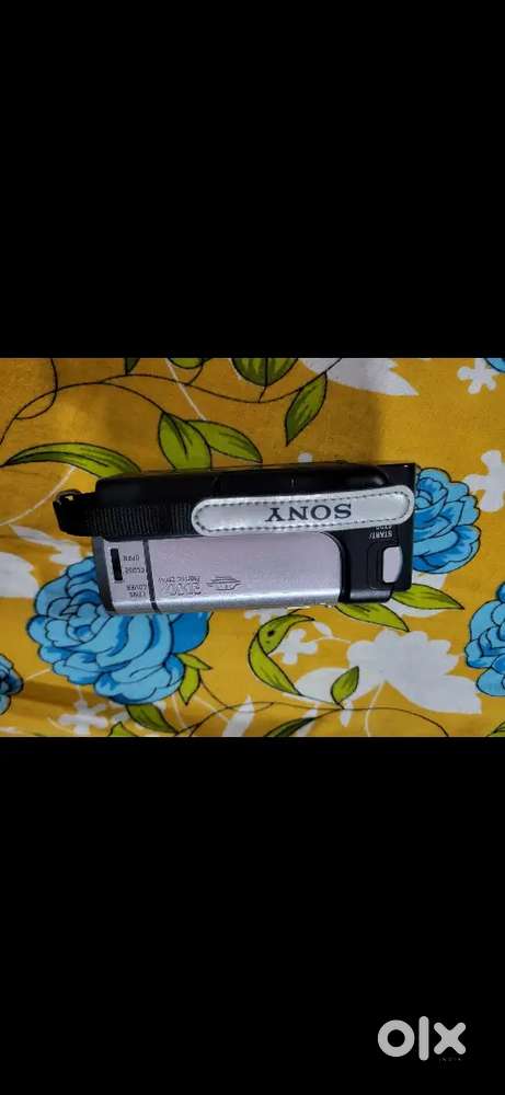 Sony handycam(digital video camera recorder)dcr sx 63E