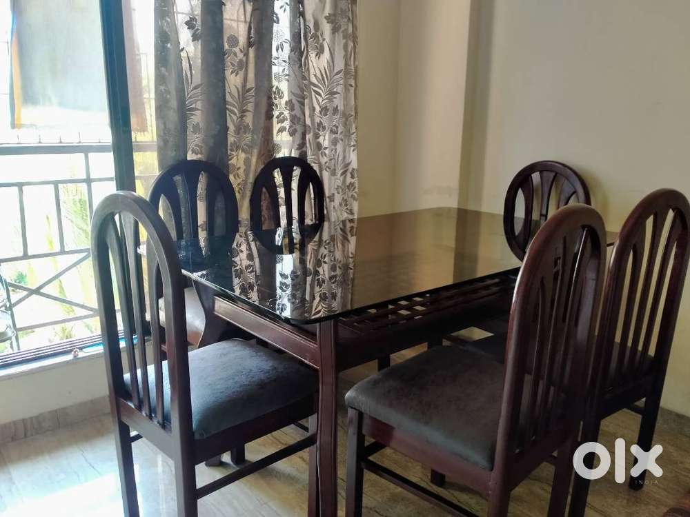 Wooden Dining table with 6 Chairs