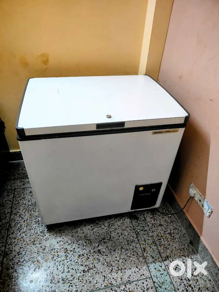 Voltas Deep Freezer 205LTR 1 Door Convertible,SHIFTING,NO NEGOTIATIONS