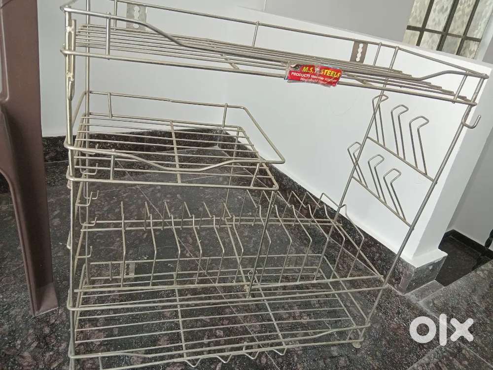 Bartan stand medium size in new condition steel body