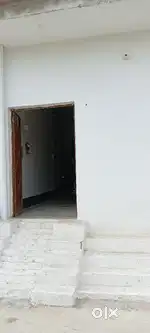 20 ft ka road hai, new bana hai or majboot bana hai