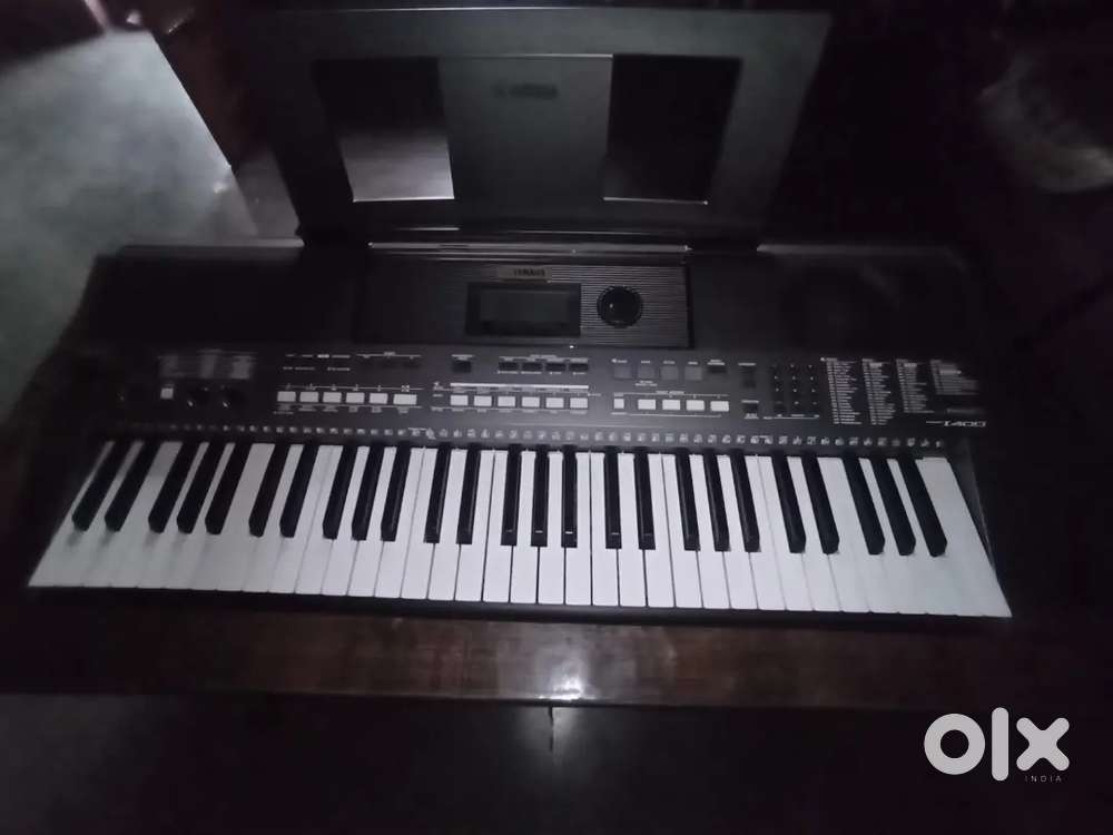 Yamaha keyboard  psr i400