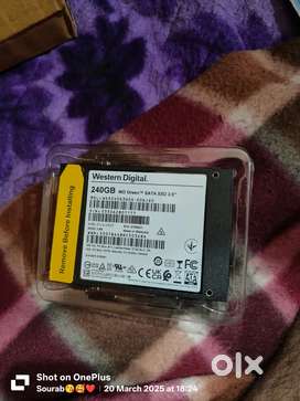 CRUCIAL 8GB RAM DDR3 & SSD240 GB