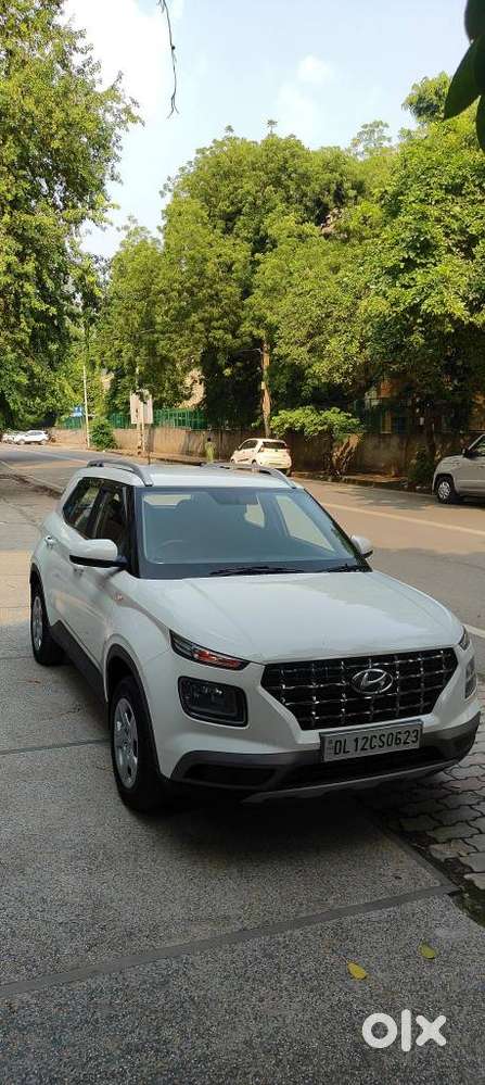 Hyundai Venue 1.2 S Plus, 2020, Petrol