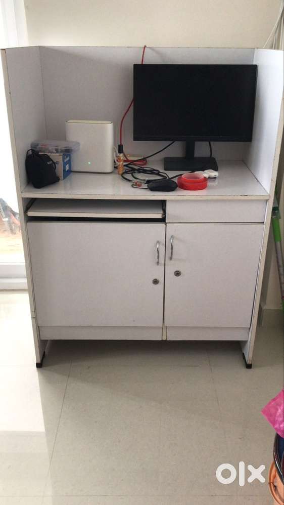 Computer table or workstation