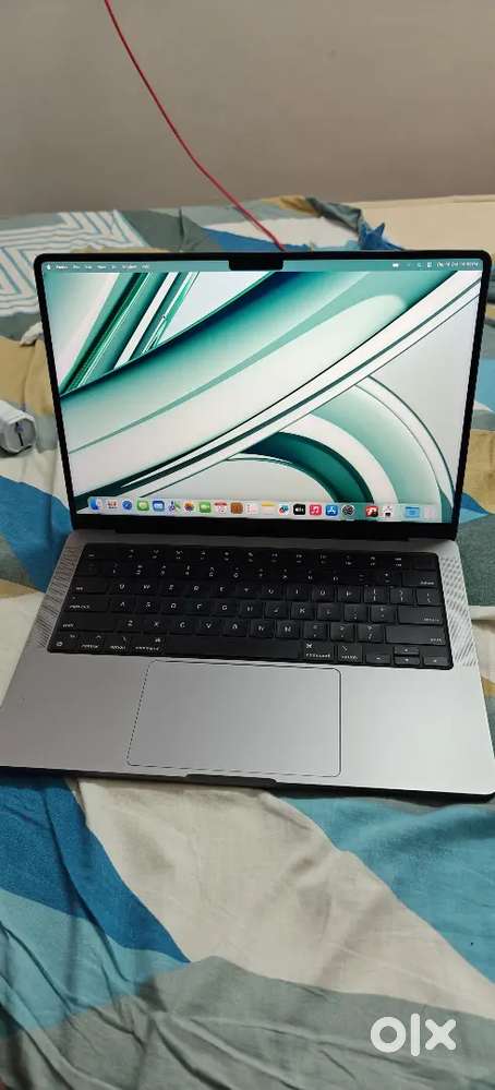 Macbook pro m3 16gb ram 14inch 512gb storage battery health 98 percent