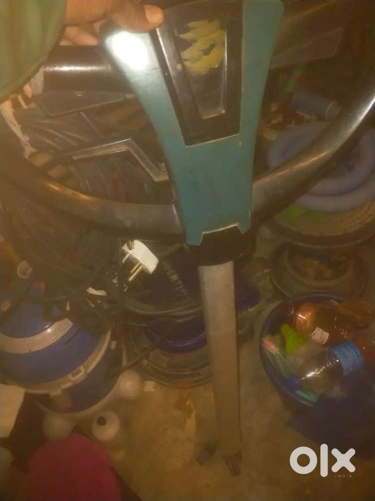 Floor cleaning machine