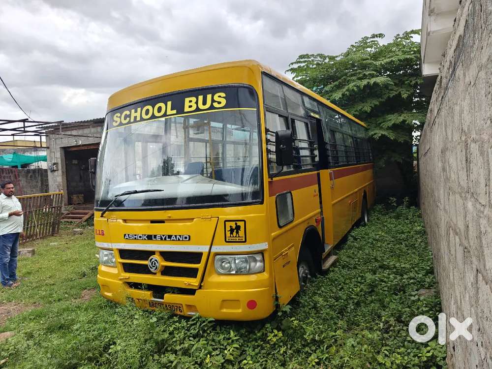 Ashok Leyland school bus 42 seating available