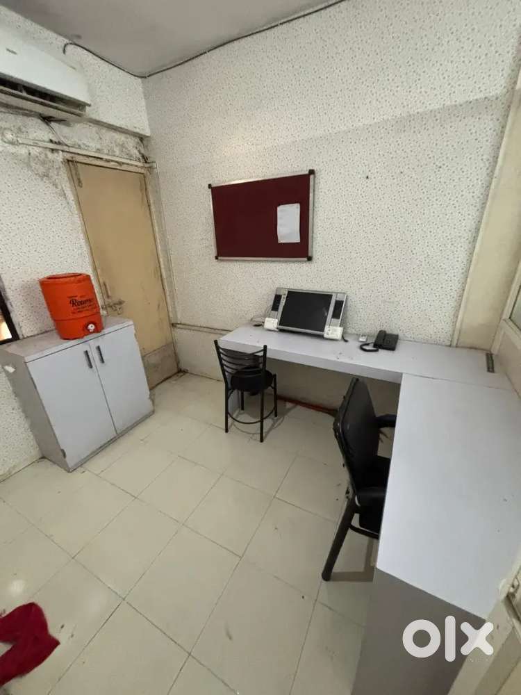 Fully furnished office space available in Sapna sangeeta