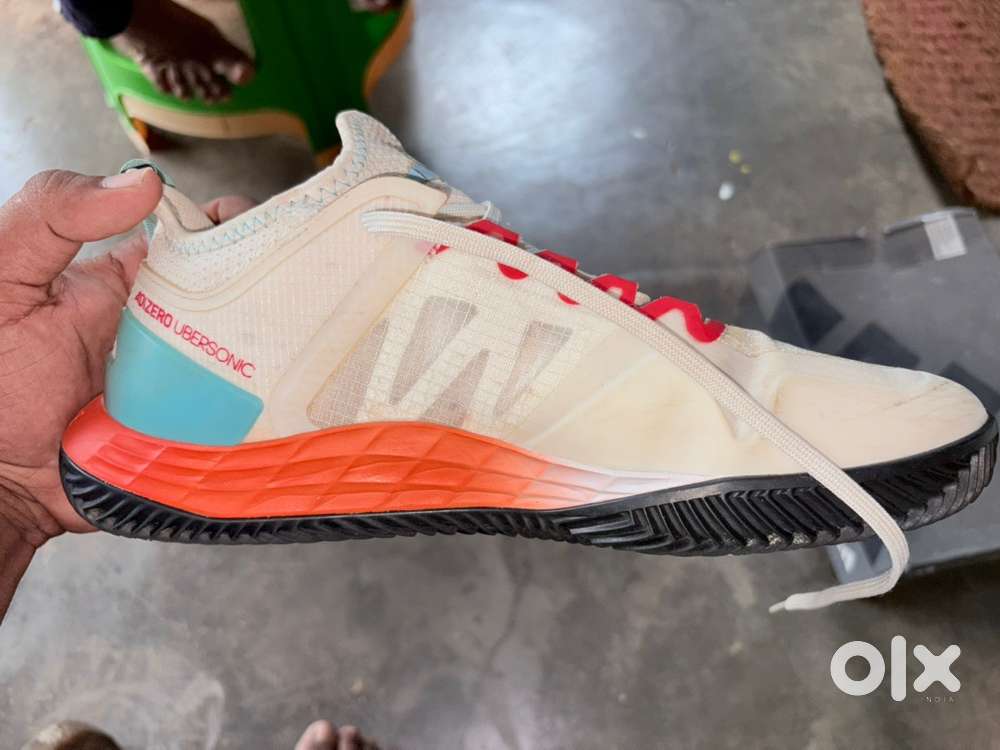 Styles adidas shooe