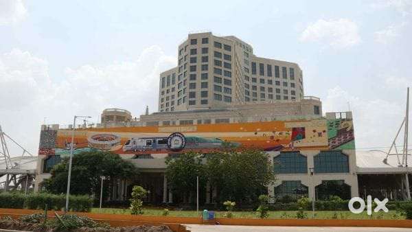 Job & Room: Fresher Waiter