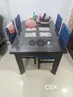 Dining table for sale