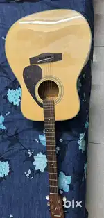 Yamaha Guitar F370