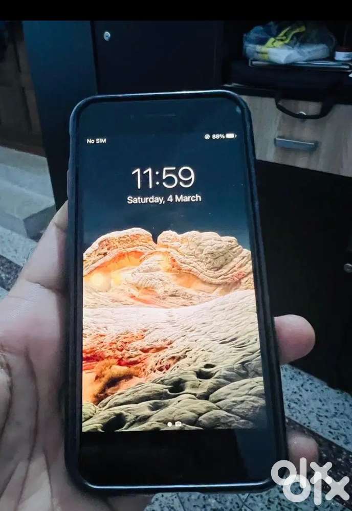 Iphone 8 64 gb in good condition