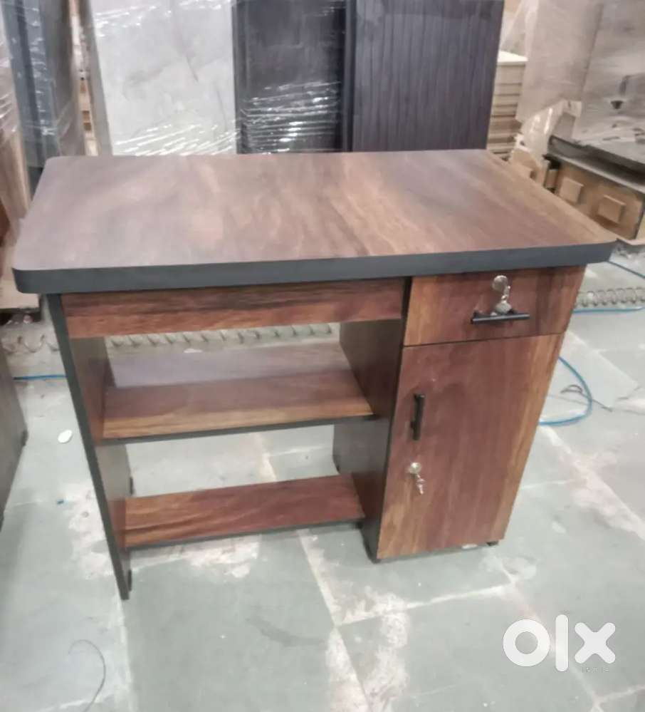 Computer table available at factory rate in Pal