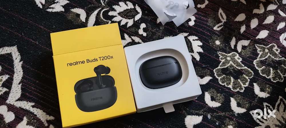 Realmi buds t200x with noise cancellation with full 10months warranty