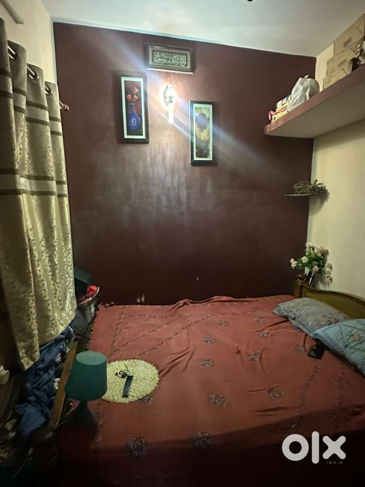 2BHK HOUSE 1st fl lease cum rent 5lakhs ,shivajinagar Nehrupuram