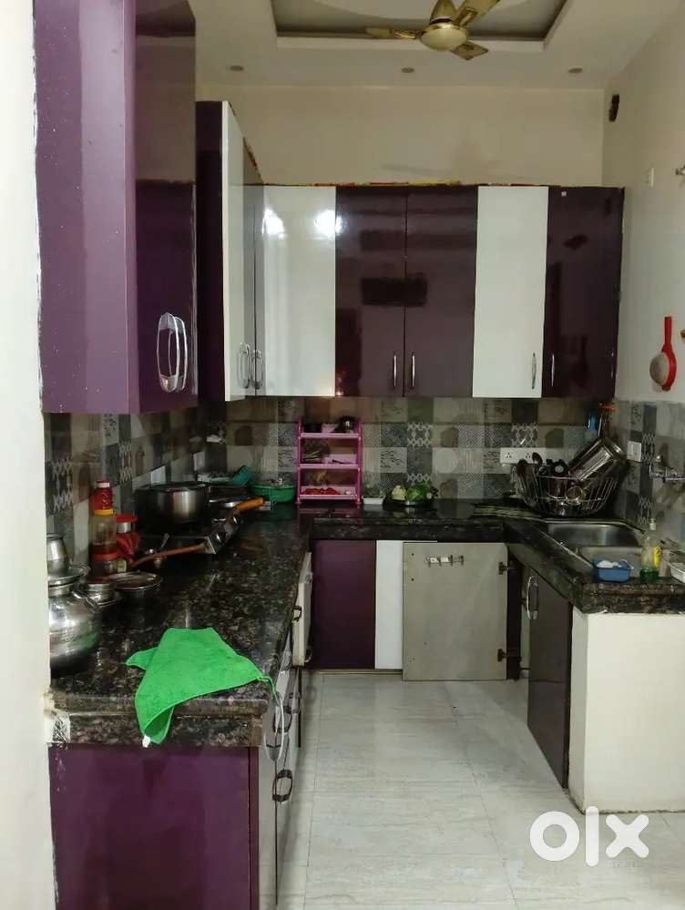 2 bhk available on Mayur kunj near bhadana chowk 33 feet road n