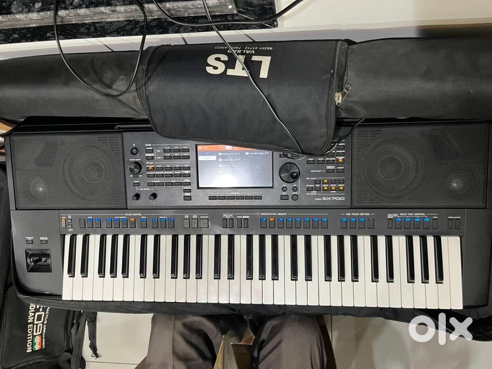Yamaha SX700 keyboard with super working condition...