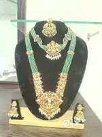 Jewel set for rent