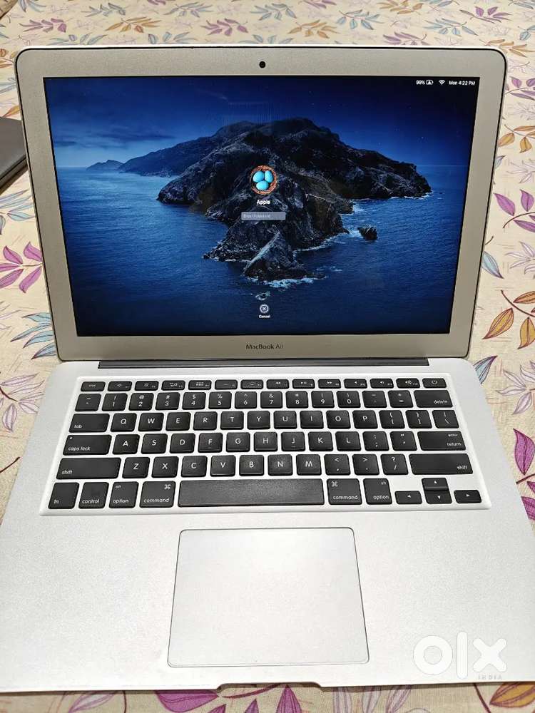 MacBook Air 13 inch (best condition)