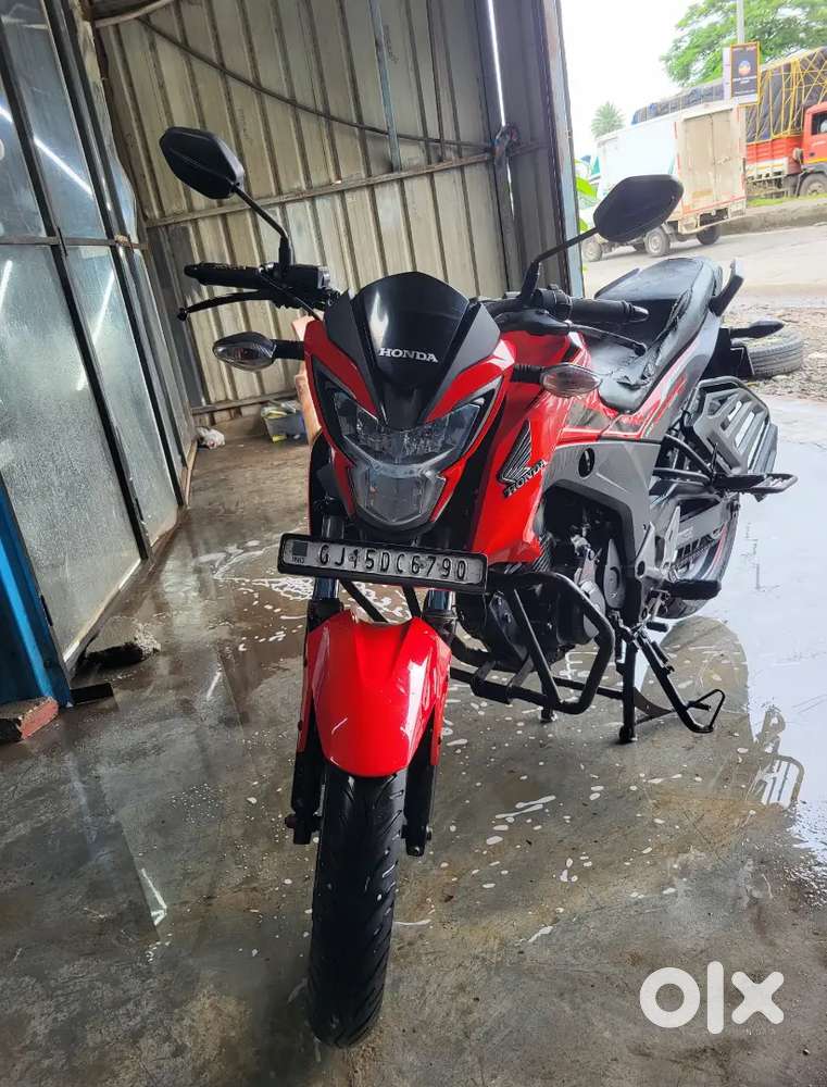 Honda hornet 160R in excellent condition
