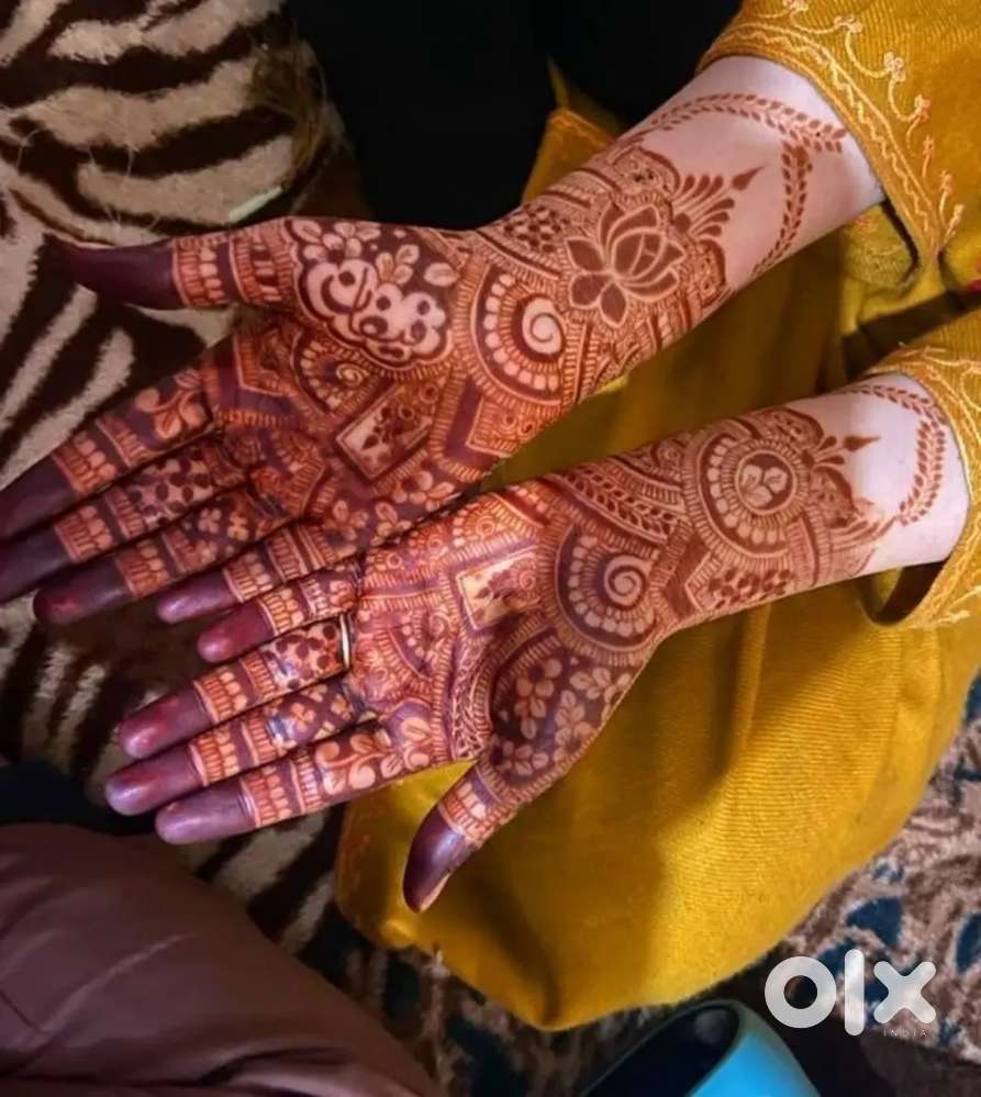 Mehendi artist