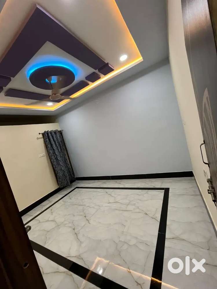 Room mate chiye full freedom boys ke liye