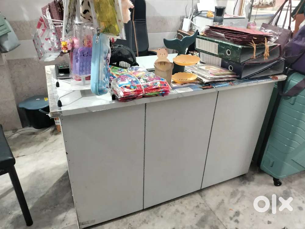 Office table & shokesh Urgent sell