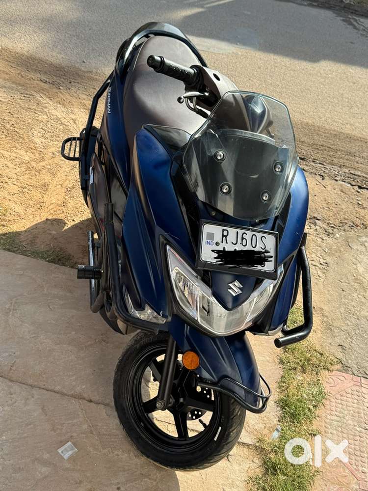 Suzuki Bergman Street RC