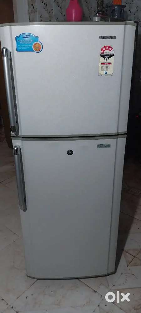 Samsung double door fridge 230 liter 4 star full ok