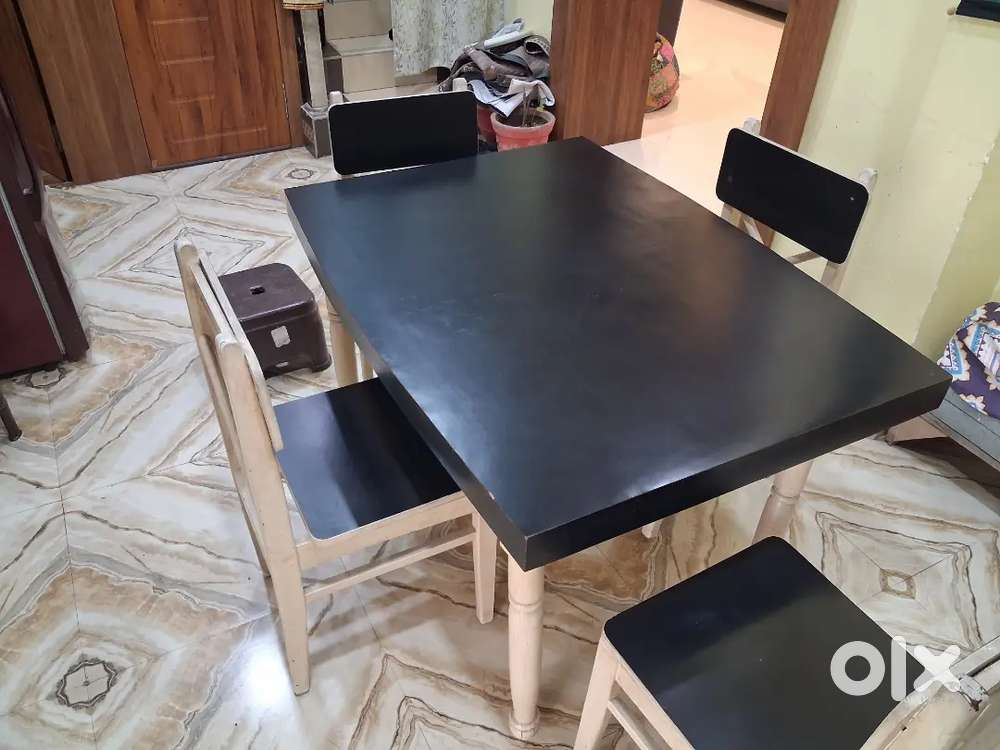 4 seater dining table
