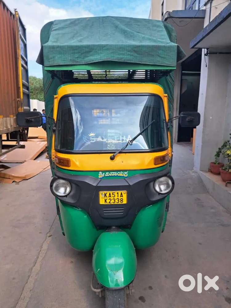 Bajaj maxima cng/petrol