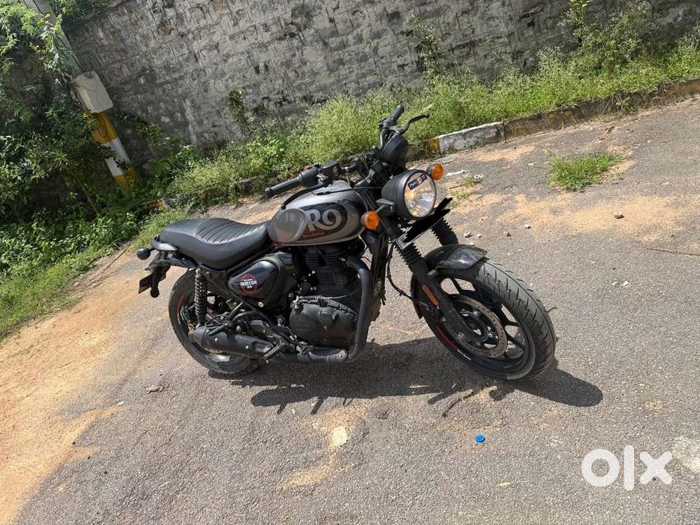 Hunter 350. Dapar gray color