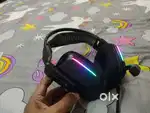 Wired Headphones & Bluetooth Speaker