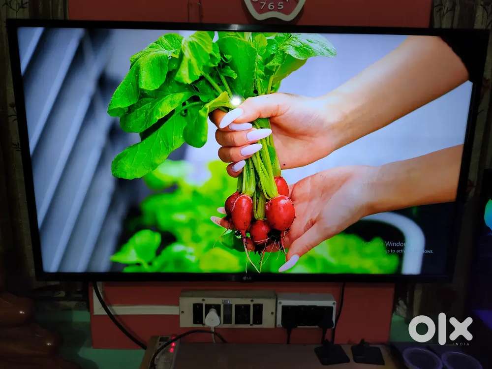 LG 4K LED SMART TV 43 INCH