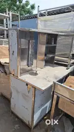 Restaurant shawarma machine with counter