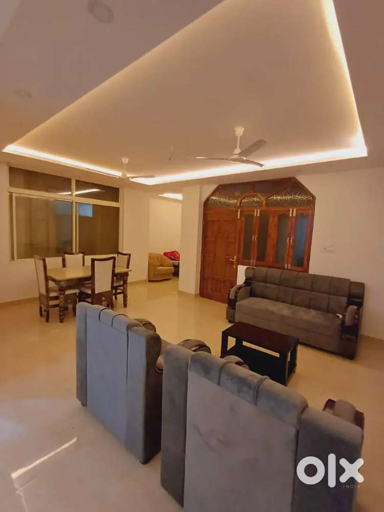 1 master bedroom in 3bhk is available from Dec [ ONLY GIRLS ]