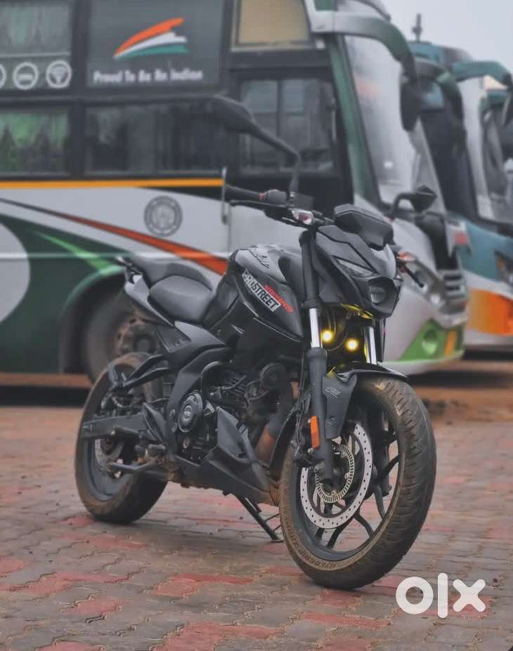 Bajaj Pulsar n160