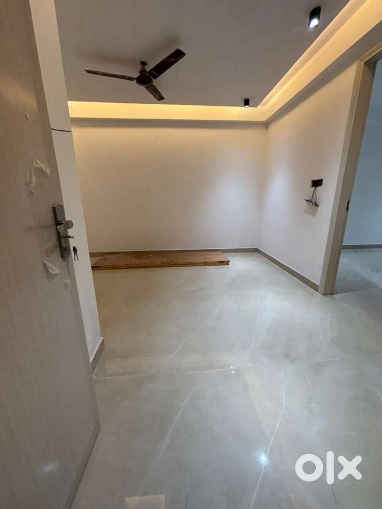 (NO BROKERAGE) Independent 2 bhk flat near badarpur metro