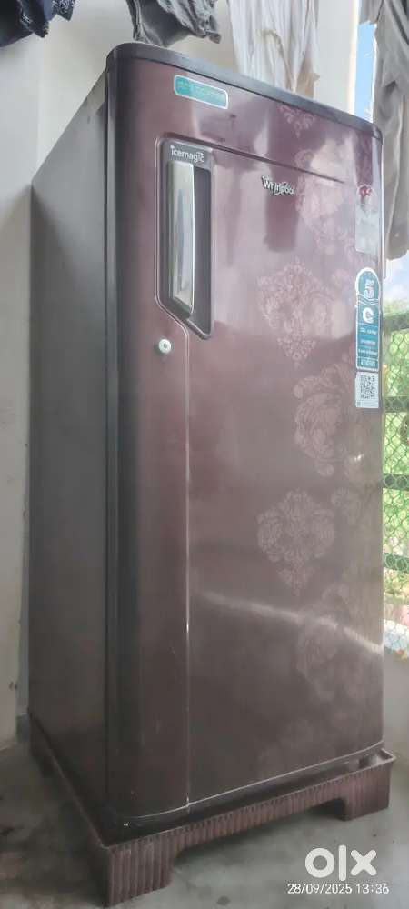 Whirlpool refrigerator icemagic 205 fully working new condition