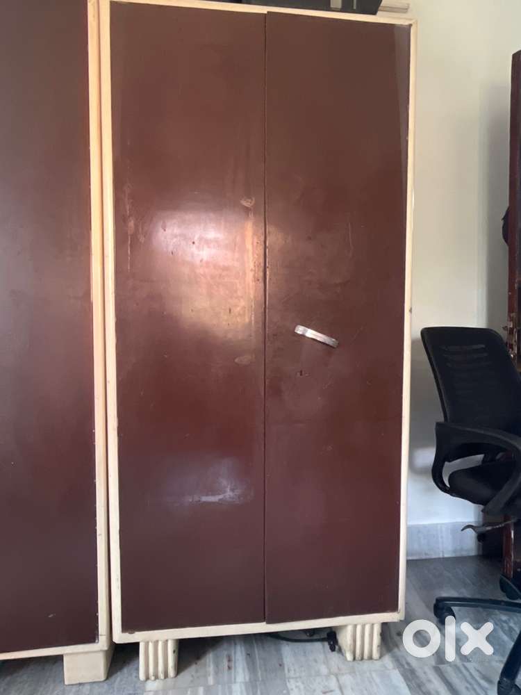 Retro Luxe Metal Wardrobe – Vintage Strength Meets Modern Charm