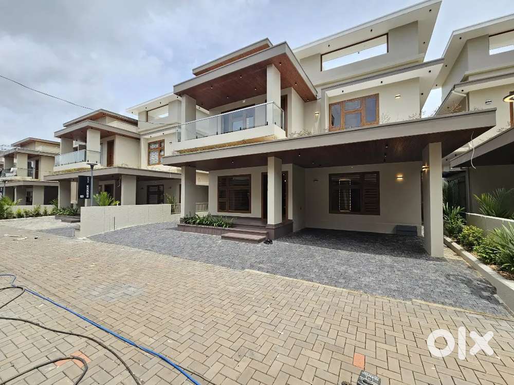 4 BHK LUXURYS VILLA FOR SALE IN ALUVA