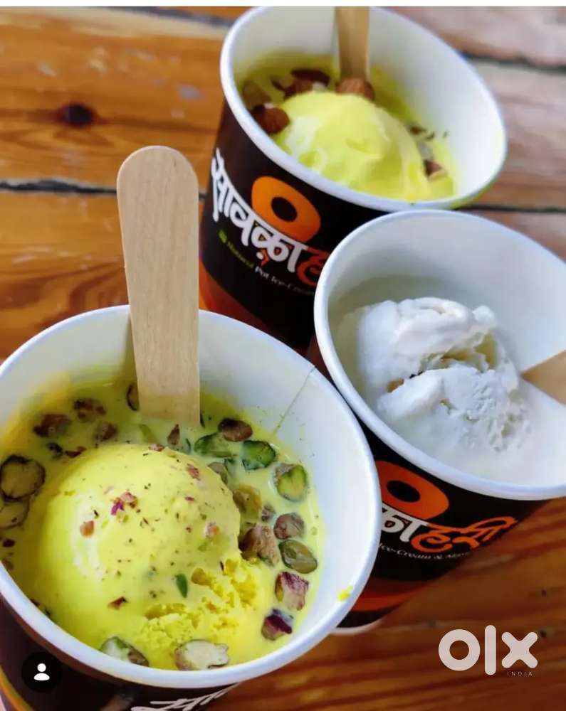 Employee for ice cream shop spine city branch