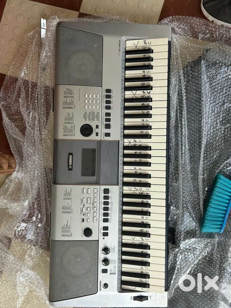 YAMAHA KEYBOARD PSR E413