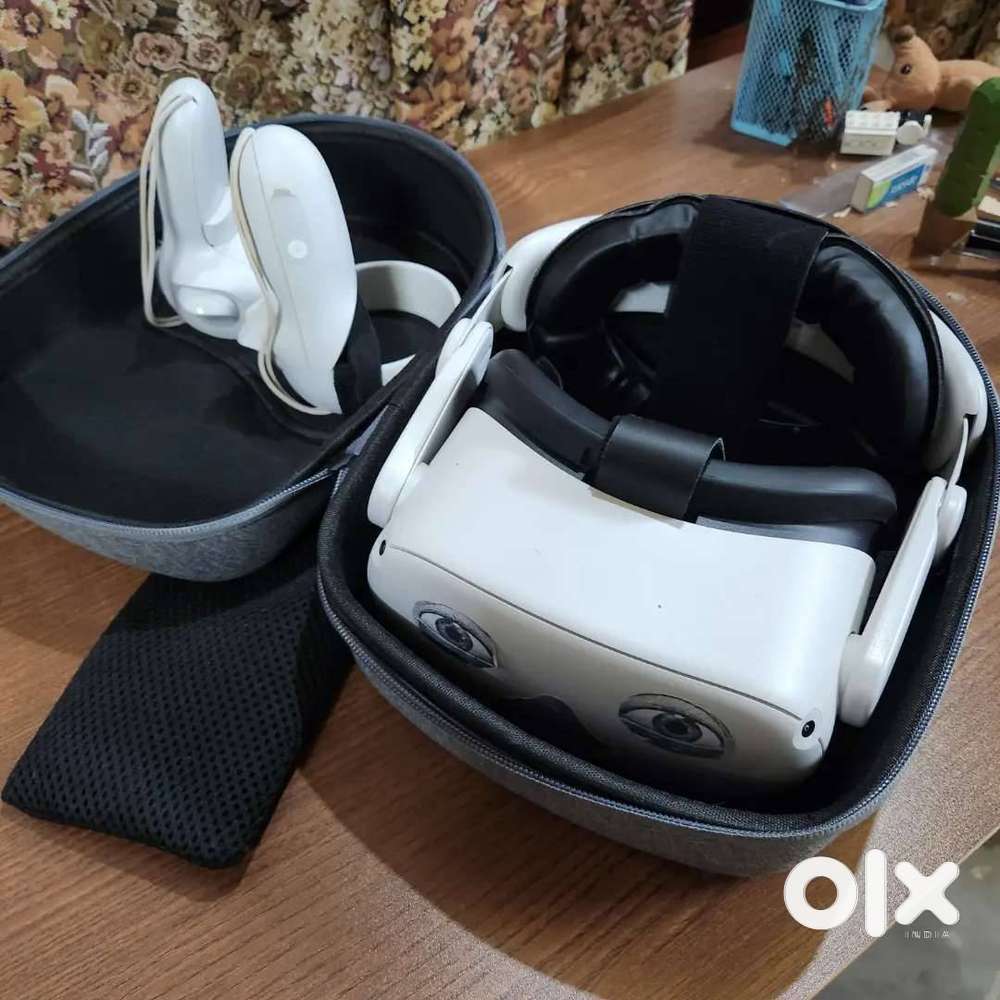 Oculus Quest 2 128gb model (Custom strap)