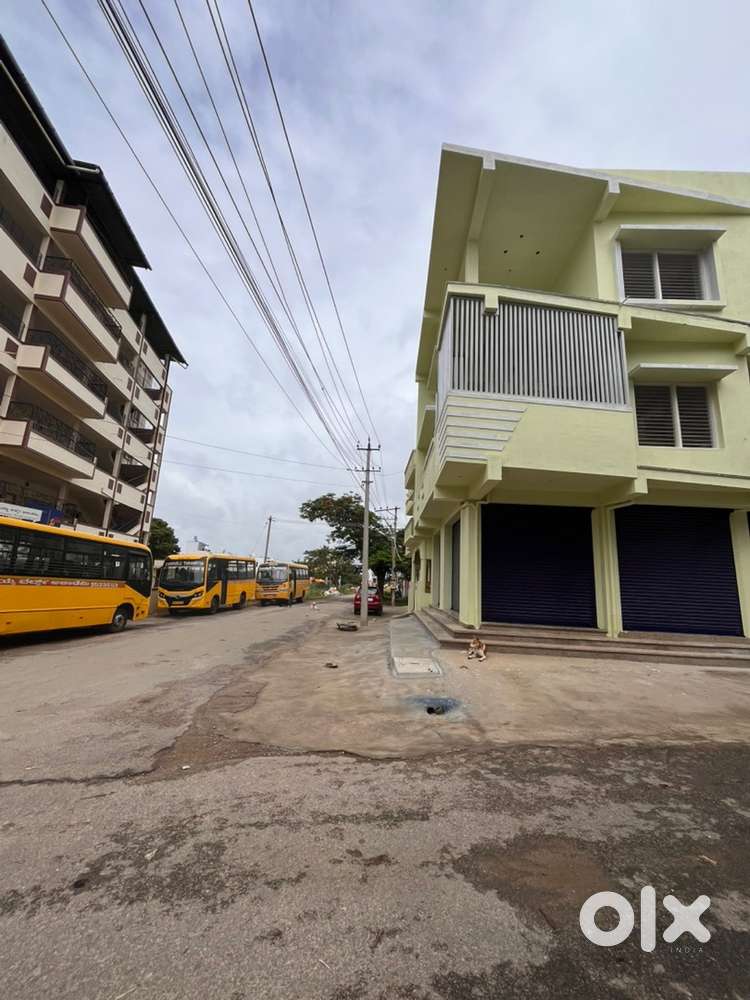 Total 5 shops for rent or lease