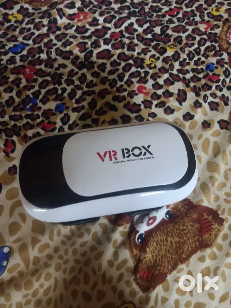 Vr Box maine bhej raha hun usko yah bahut achcha quality ka hai le lo,