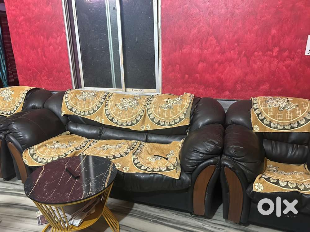 Black Leather Sofa Set